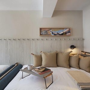 1 Double Guest room 1 Double Mobility Accessible w or Roll Shower